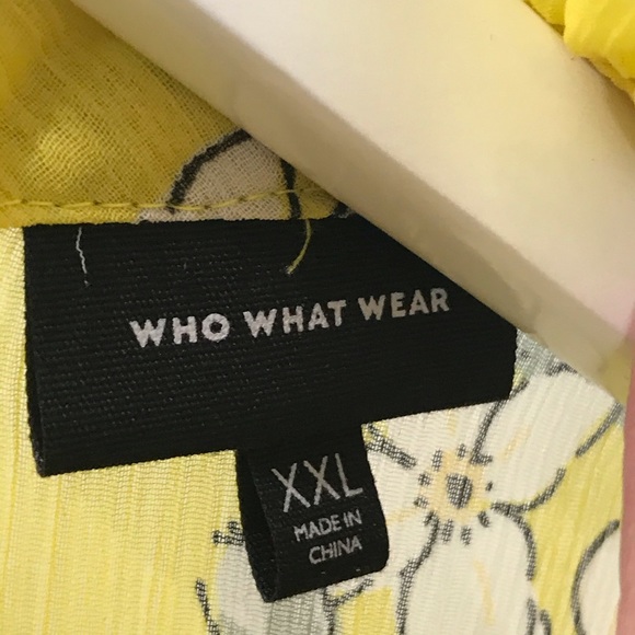 Who What Wear Sheer Floral Sleeveless Blouse - Picture 9 of 13